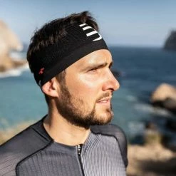 Bandeaux Sport COMPRESSPORT HEADBAND ON/OFF BLACK 22 Noir 10 Bandeaux Sport COMPRESSPORT HEADBAND ON/OFF BLACK 22 Noir -Bonnets Soldes Boutique 9 73097 headband on off black cu00009b 990 03