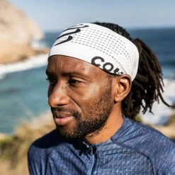 Bandeaux Sport COMPRESSPORT HEADBAND ON/OFF WHITE 22 Blanc 9 Bandeaux Sport COMPRESSPORT HEADBAND ON/OFF WHITE 22 Blanc -Bonnets Soldes Boutique 9 73101 headband on off white cu00009b 001 03