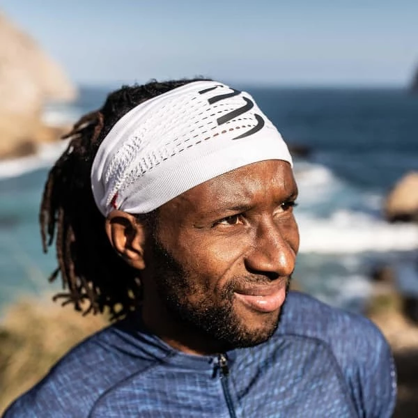 Bandeaux Sport COMPRESSPORT HEADBAND ON/OFF WHITE 22 Blanc 6 Bandeaux Sport COMPRESSPORT HEADBAND ON/OFF WHITE 22 Blanc – Image 4