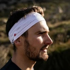 Bandeaux Sport COMPRESSPORT THIN HEADBAND ON/OFF WHITE 22 Blanc -Bonnets Soldes Boutique 9 73107 thin headband on off white cu00010b 001 03