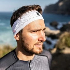 Bandeaux Sport COMPRESSPORT THIN HEADBAND ON/OFF WHITE 22 Blanc -Bonnets Soldes Boutique 9 73107 thin headband on off white cu00010b 001 05