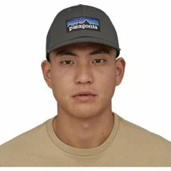 Casquettes PATAGONIA P-6 LOGO LOPRO TRUCKER HAT FORGE GREY 23 Gris 9 Casquettes PATAGONIA P-6 LOGO LOPRO TRUCKER HAT FORGE GREY 23 Gris -Bonnets Soldes Boutique 9 85582 38283 fge 03